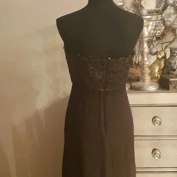 Tadashi collection beautiful strapless silk dress size 8